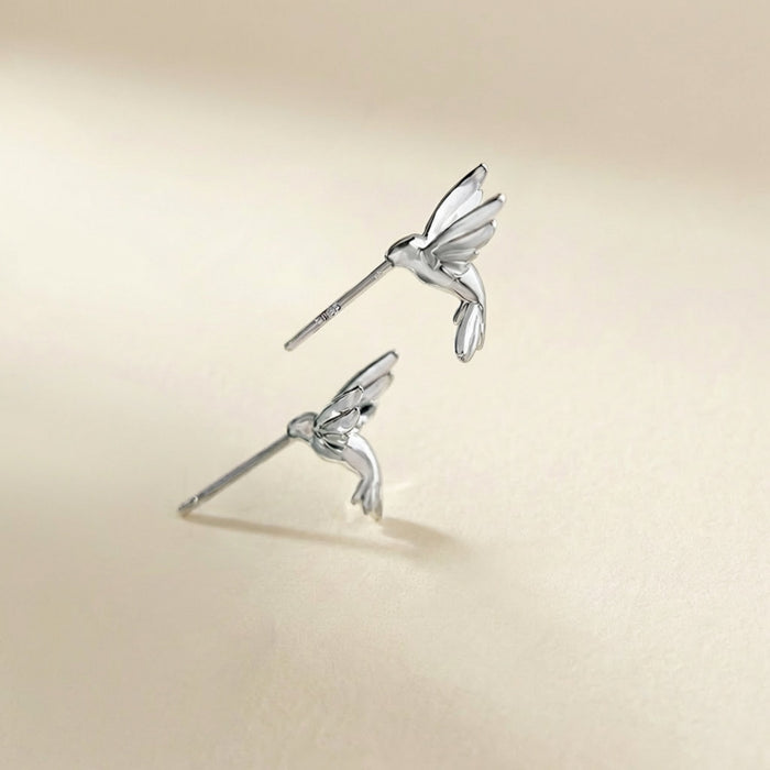 Humming Grace Stud Earrings