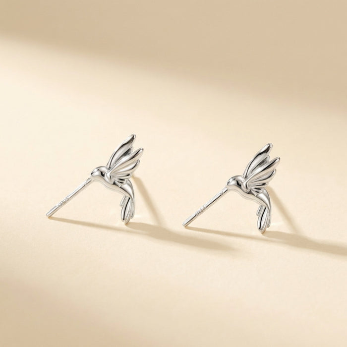 Humming Grace Stud Earrings
