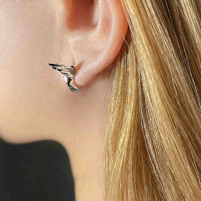 Humming Grace Stud Earrings